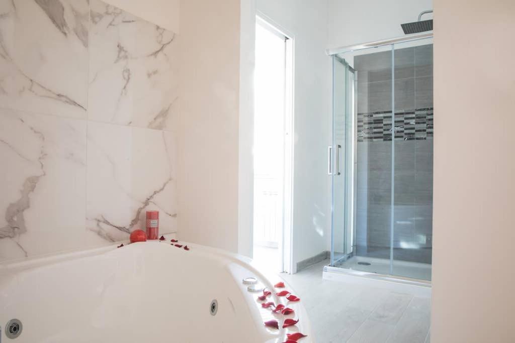 Pink Intimate Jacuzzi Suite Trastevere - Top Collection Roma Exterior foto